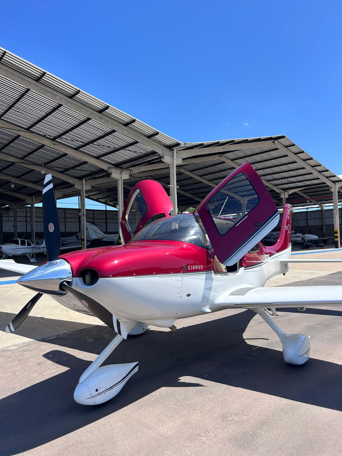 CIRRUS SR22 - 2011 - COTA 50% - Imagem 6