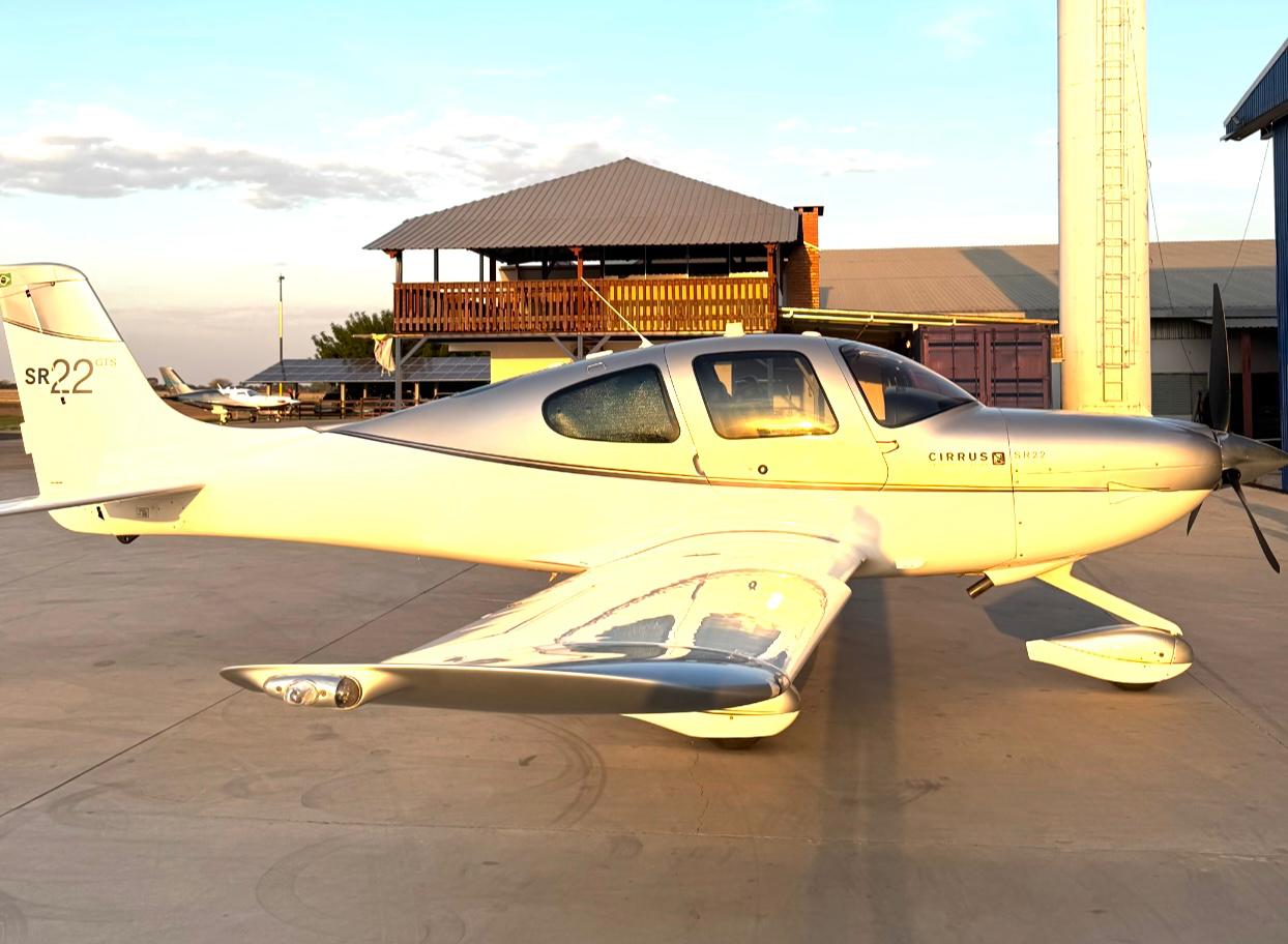 CIRRUS SR22 G3 GTS - 2011 - Imagem 6
