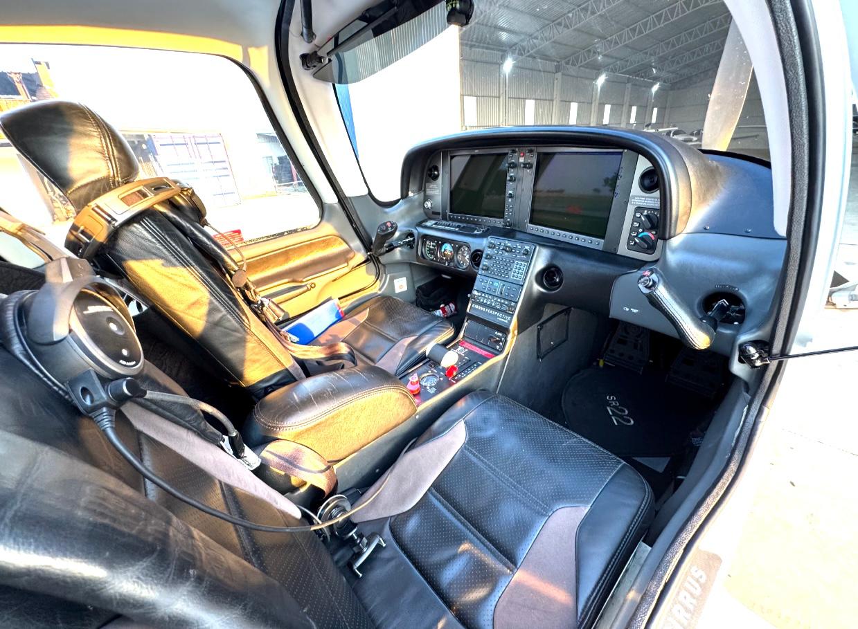 CIRRUS SR22 G3 GTS - 2011 - Imagem 2